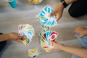 play uno game